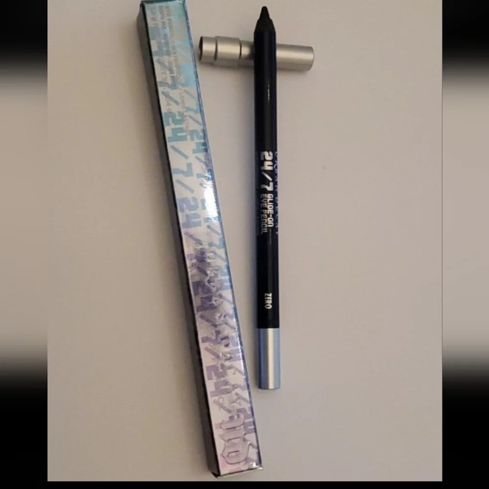 UD 24/7 GLIDE-ON WATERPROOF EYELINER PENCIL ZERO MATTE BLACK. BNIB